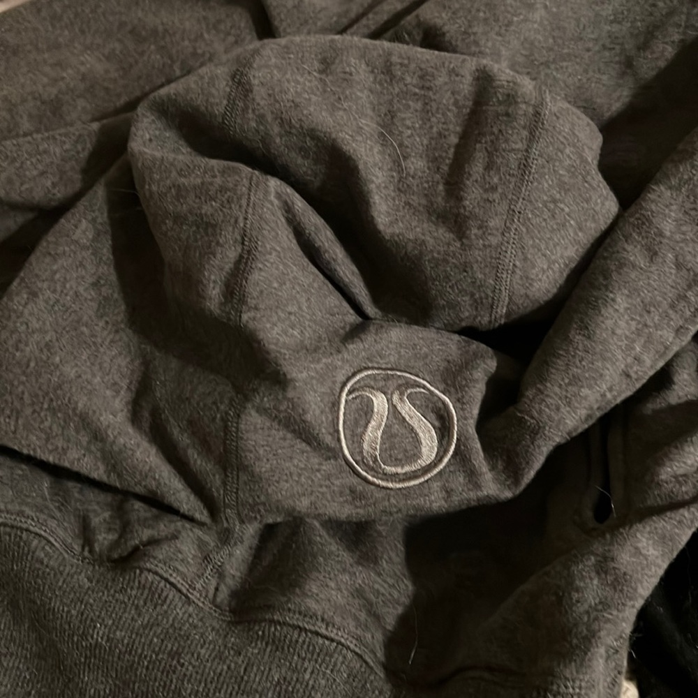 Lululemon pull over hoodie